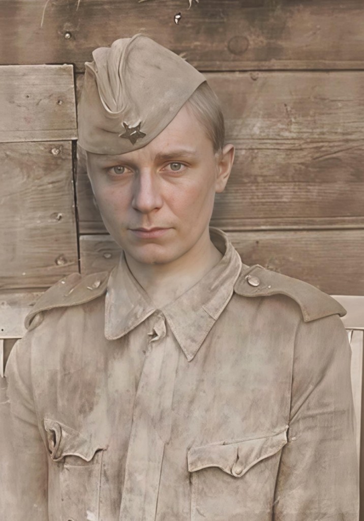 После: отреставрированный и раскрашенный военный портрет