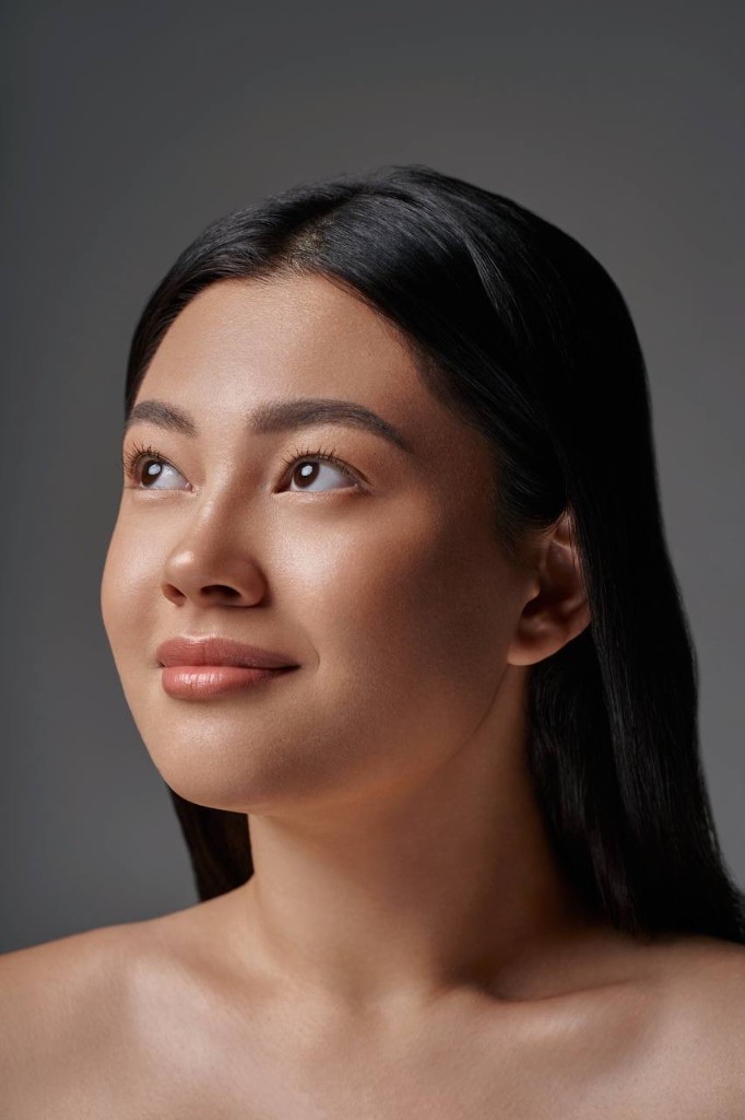 Портрет после ретуши: выровненный тон кожи, мягкий свет. Ольга Грачёва